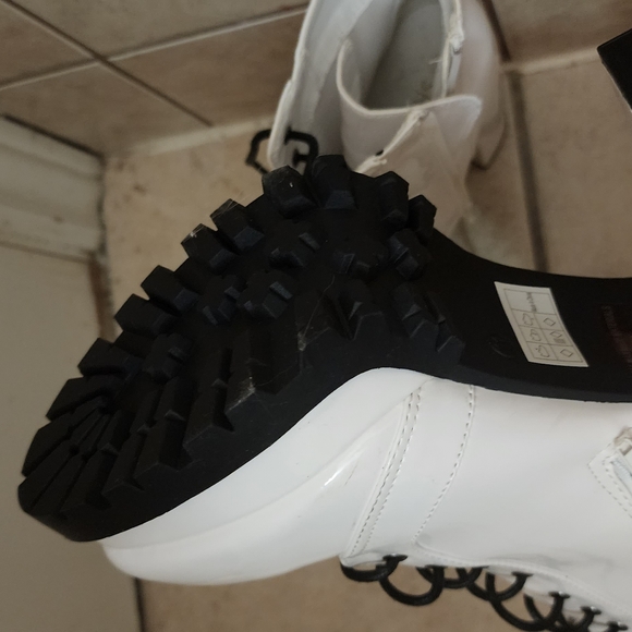 Boots - Picture 2 of 3